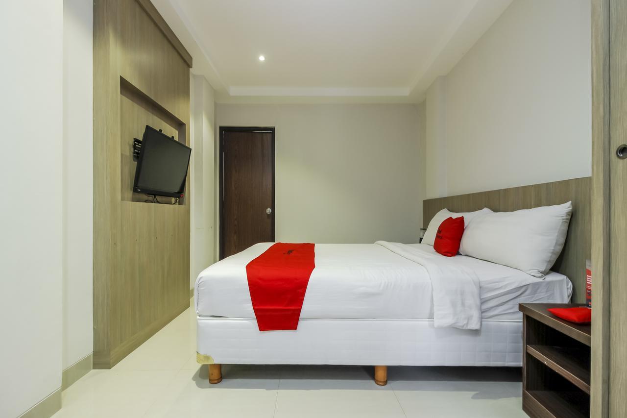 RedDoorz Plus @ TB Simatupang Dżakarta Zewnętrze zdjęcie