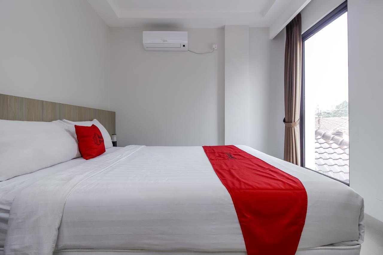 RedDoorz Plus @ TB Simatupang Dżakarta Zewnętrze zdjęcie